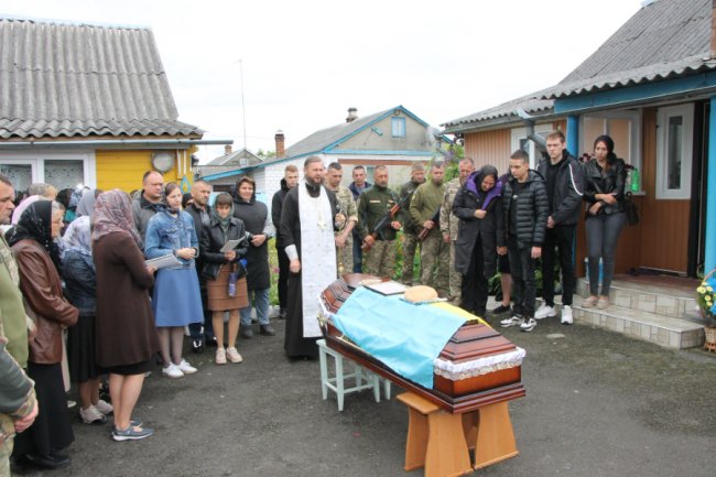 На Волині попрощалися із загиблим на війні Героєм Андрієм Іщиком. ФОТО