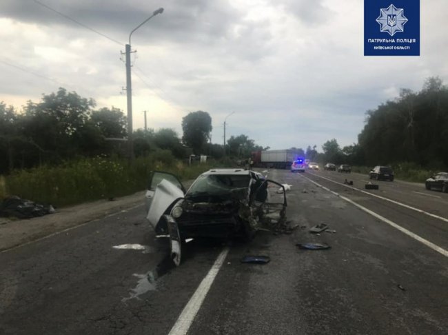 На Київщині сталась масштабна аварія: є загиблий і багато травмованих. ФОТО