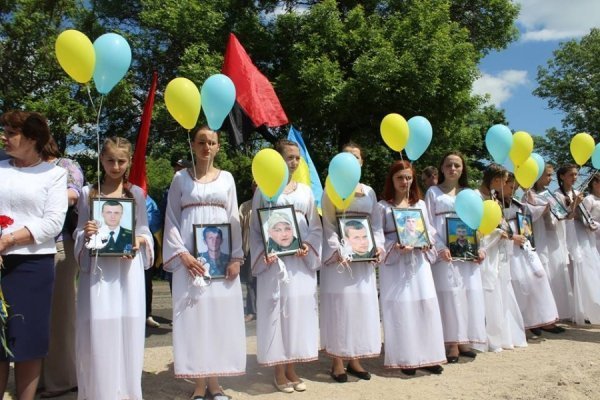 Луцька делегація повернулась з Волновахи. ФОТО