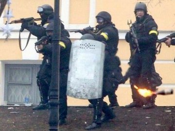З'явилося нове, досі не оприлюднене відео розстрілів на Майдані. ВІДЕО