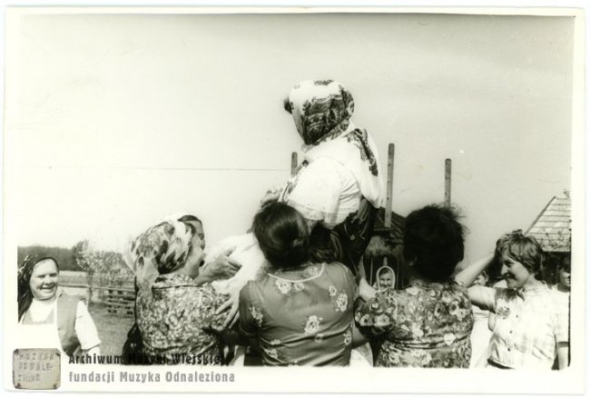 Волинські весілля на фото півстоліття тому