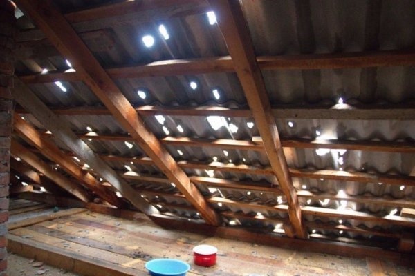 На Закарпатті град розбив машини, дахи та вікна. ФОТО. ВІДЕО