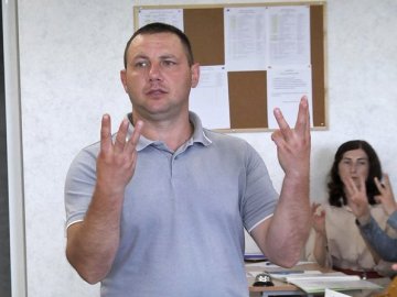 Волинські рятувальники вчать мову жестів. ВІДЕО