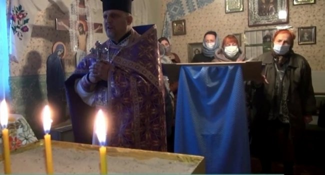 У будні працює поліцейським, а у вихідні – священником: історія лучанина, який переїхав на Донбас