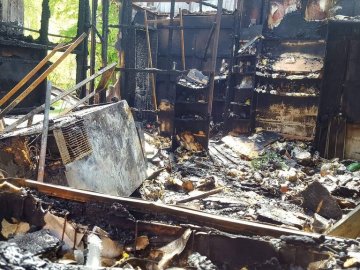 У Володимирі-Волинському через замикання згорів магазин. ФОТО