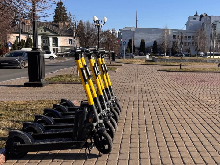 Орендувати самокат у Луцьку тепер дорожче: тарифи