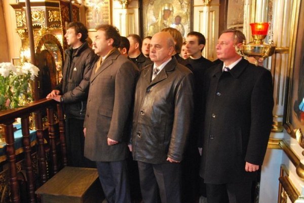 Як  у Луцьку «віпи» поклонялися Єрусалимській Плащаниці 