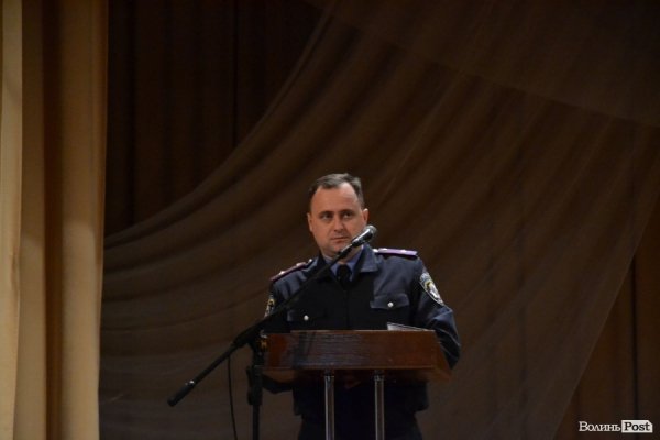 У Луцьку «вершили долю» переповненого авторинку. ФОТО 