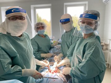 Волинські хірурги видалили у пацієнтки 30-кілограмову пухлину