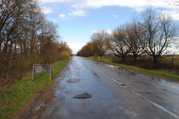 «Інспектор Ляля» допомогла: полатали ями на трасі Нововолинськ – Володимир-Волинський. ФОТО
