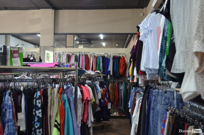 Нові брендові речі за доступною ціною: у Луцьку відкрили другий «Family Stock»*