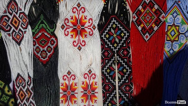 У центрі Луцька встановлюють етнографічні майданчики. ФОТО