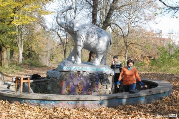 Луцького слоника перефарбували. ФОТО