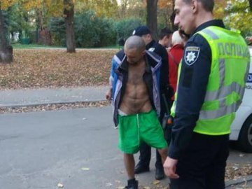 Педофіл ганявся за дітьми з ножем і молотком