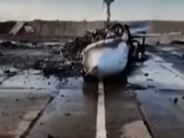 Показали наслідки вибухів на аеродромі «Саки» в Криму. ВІДЕО