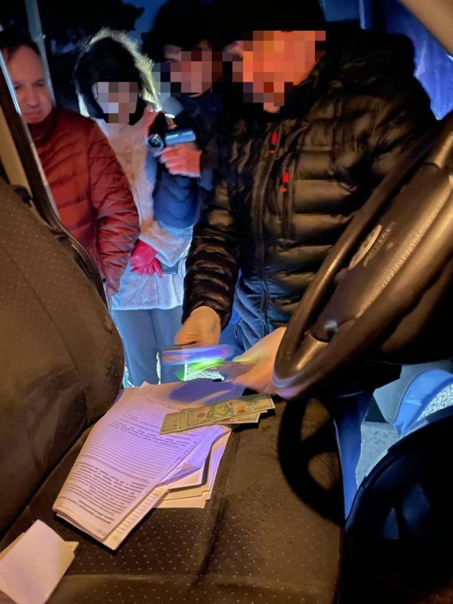 Підгайцівського чиновника затримали на хабарі: він – під домашнім арештом. ФОТО