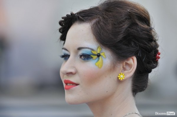 Парад наречених у Луцьку. ФОТО