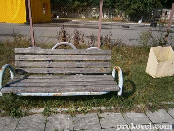 У Ковелі містечко розваг для дітей - у бур'янах. ФОТО