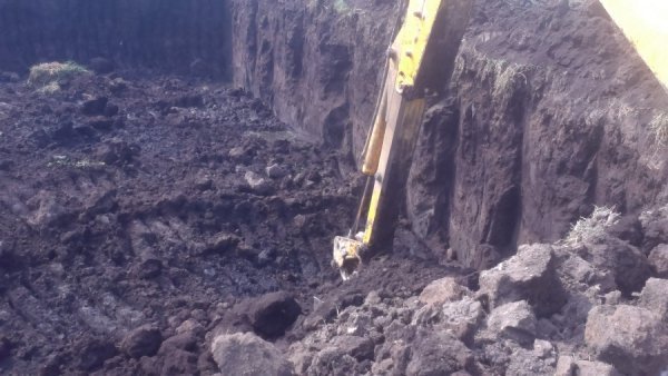 Під Луцьком зупинили незаконний видобуток чорнозему 