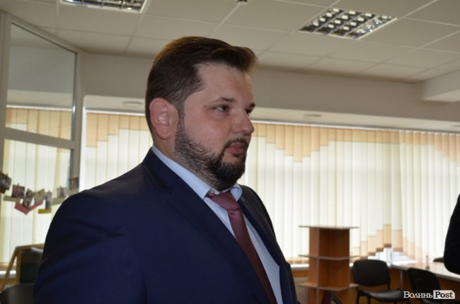 З подяками та тортом: луцький ЦНАП відсвяткував «День народження»