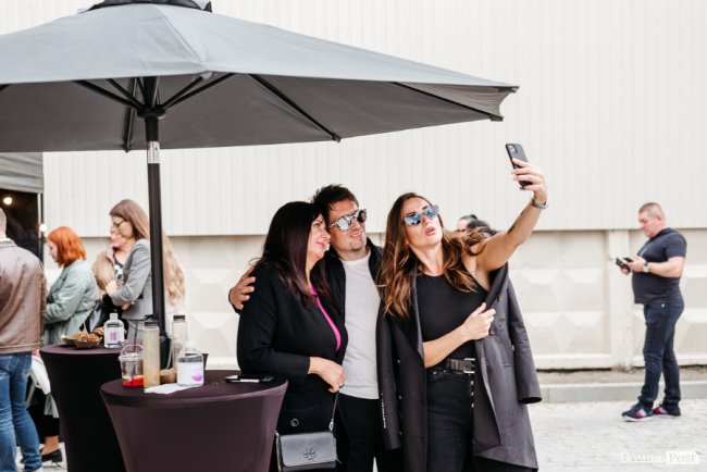 У новій локації і… з котом: як в інноваційній луцькій школі «ThinkGlobal» 1 вересня відзначали. ФОТО* 