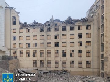 Обстріл Харкова: одна ракета впала поблизу будинку, інша влучила у будівлю університету