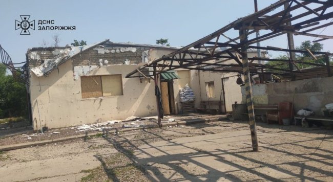 Росіяни обстріляли пожежну частину в Запорізькій області: четверо рятувальників поранені