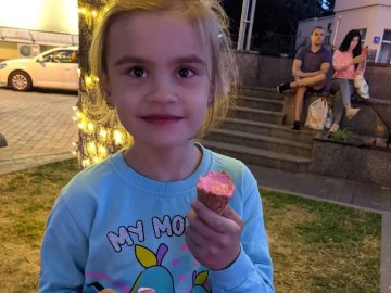 Маленька волинянка бореться із раком крові: потрібна допомога