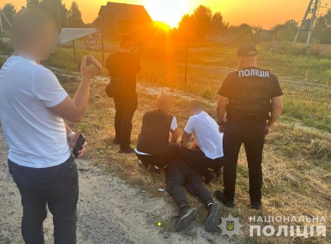 28-річний волинянин за 12 тисяч євро переправляв за кордон військовозобов`язаних чоловіків  