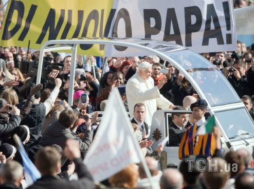 Бенедикт XVI попрощався з народом. ФОТО