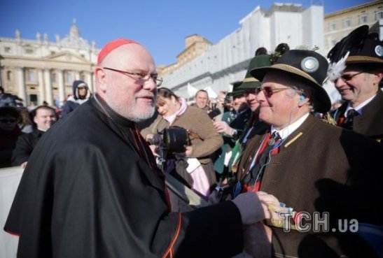 Бенедикт XVI попрощався з народом. ФОТО