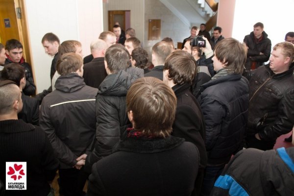 Як у Луцьку втихомирювали комсомольців. ФОТО. ВІДЕО