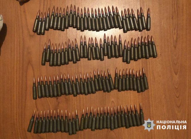 У 31-річного лучанина вилучили боєприпаси, які він зберігав у квартирі