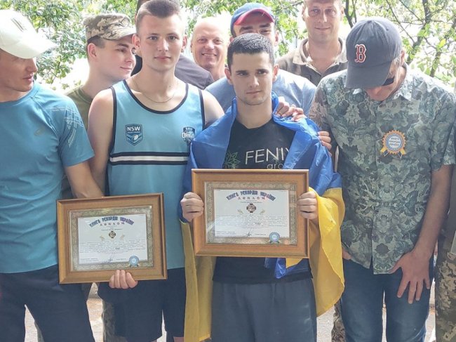 Курсант з Житомира встановив рекорд України, зробивши 760 підйомів із переворотом