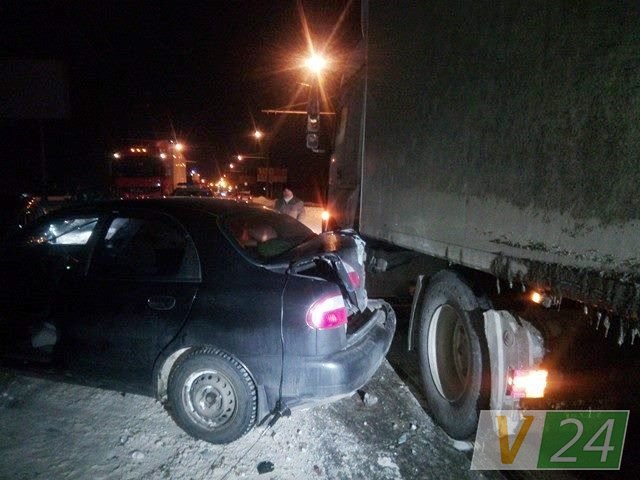 Подвійна аварія в Луцьку: фура і два легковики