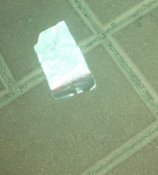 У Луцьку затримали нетверезого чоловіка з наркотиками. ФОТО