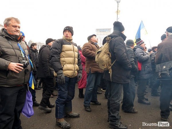 Ті, хто нас оберігає: чоловіки Майдану. НОТАТКИ ОЧЕВИДЦЯ. ФОТО