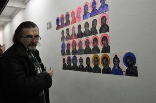 Лучанин створив колекцію картин 364 святих. ФОТО