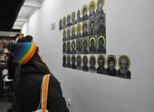 Лучанин створив колекцію картин 364 святих. ФОТО