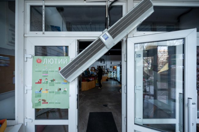 У Львові росіяни повністю знищили електропідстанцію: інша ракета влучила між багатоповерхівками