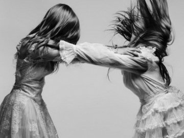 Звіряче побиття дівчини у Житомирі: особу кривдниці встановили. ВІДЕО