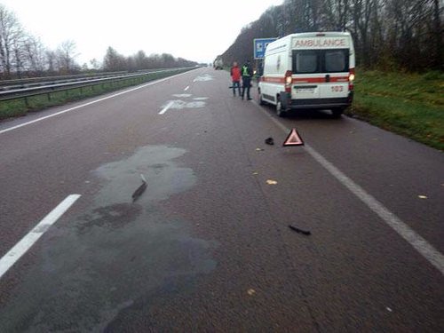 Сам кидався під авто: на Рівненщині збили пішохода 