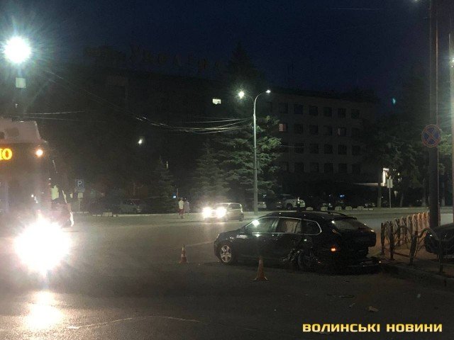 У ДТП в центрі Луцька потрапила маршрутка, водій якої виявився сильно п'яним