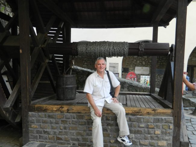 Повністю втратив зір: чоловік журналістки, яка родом з Волині, потребує дороговартісної операції