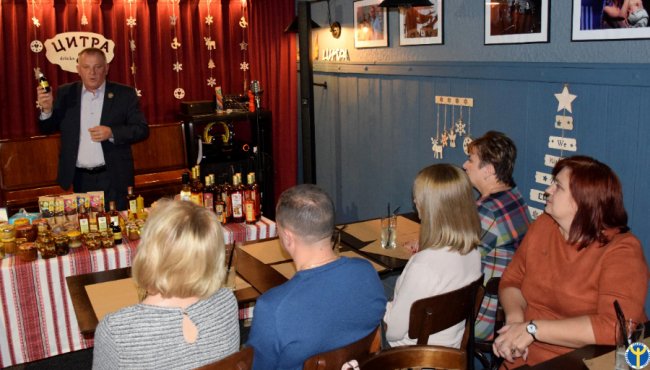 «Моя мета – показати дорогу до вулика», – відомий луцький пасічник Володимир Дмитрук