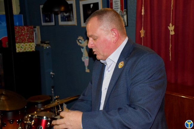 «Моя мета – показати дорогу до вулика», – відомий луцький пасічник Володимир Дмитрук