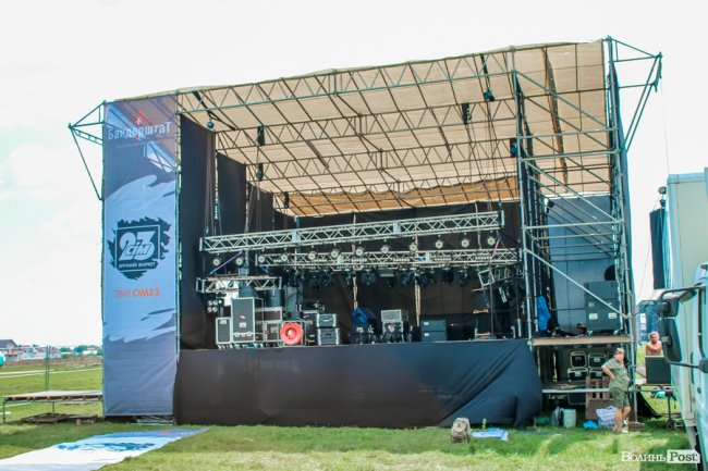 У Луцьку кипить підготовка до «Бандерштату». ФОТОРЕПОРТАЖ