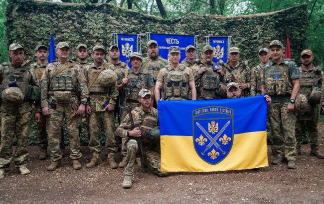 Після полону повернувся на фронт: воїн з Волині отримав «Золотий хрест» від Сирського