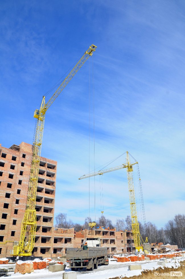Cонячний фотозвіт з будмайданчика «Caramel Residence» у Луцьку*