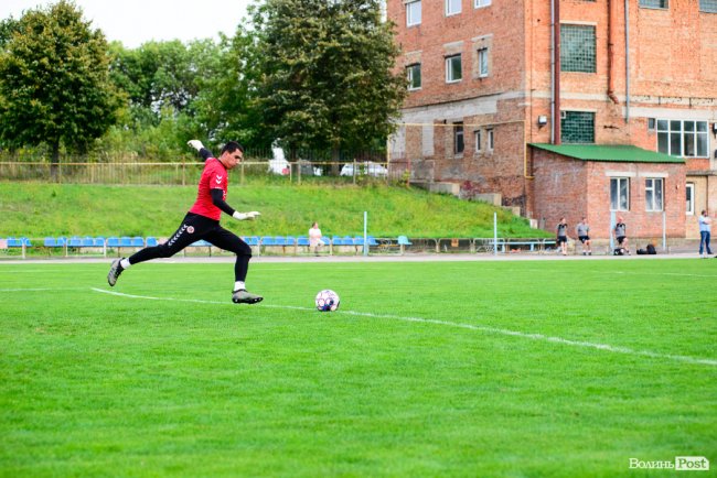 «Поступилися «Волині»: як журналісти відбігали матч проти футболістів луцького клубу. ФОТО